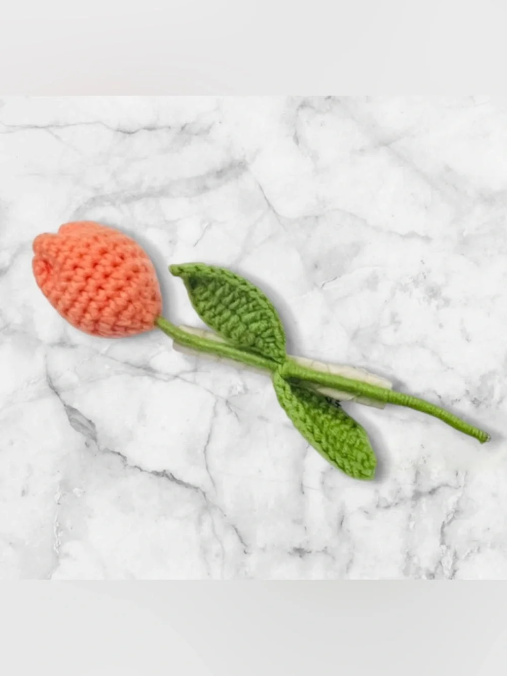 NWT Crochet Tulip Hair Claw Clip